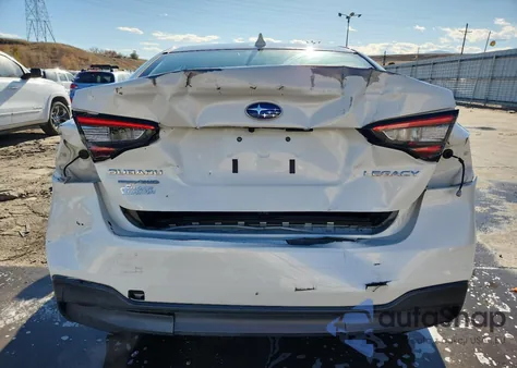 2021 Subaru Legacy Premium z USA, uszkodzony, nr VIN 4S3BWAF65M3006261